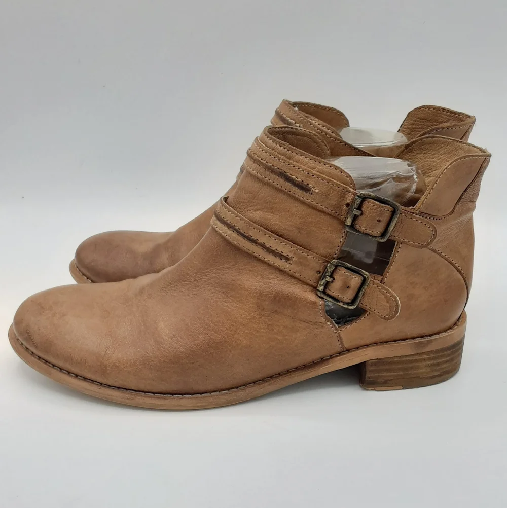 Diba True Road Map Tan Leather Double Adjustable Strap Ankle Bootie Size 8.5M.